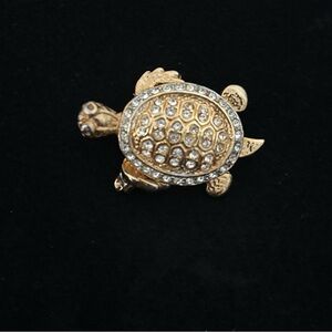 Vintage Pin Gold Tone Turtle Faux Stone Petite Brooch